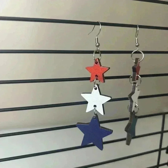 Stars Red White Blue Dangly Earrings Perfect For Summer New - Picture 5 of 5